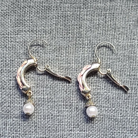 Pearl dangle lever back earrings - Picture 7 of 9